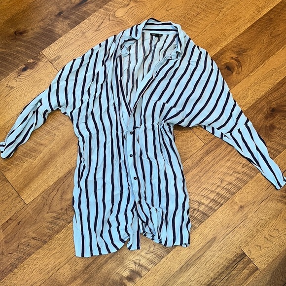 Top Shop Woman’s Blue Striped Long Button Down Size US 4 - Picture 1 of 6